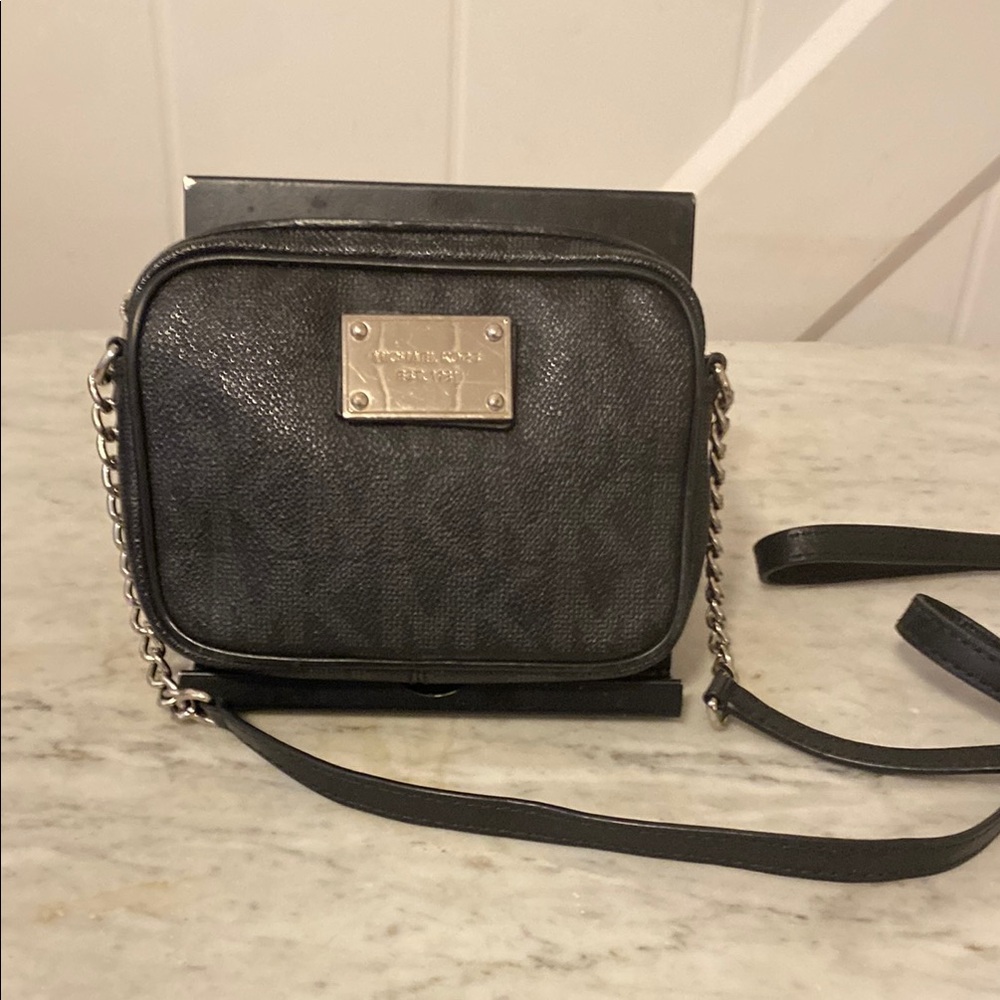 694 Michael Kors jet set bag w crossbody EPOCgrey and black
